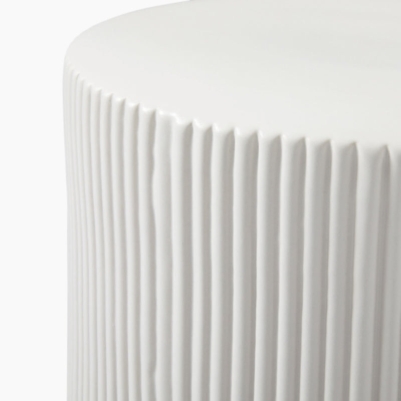 Klatist Modern Round End Table - Craft Decor