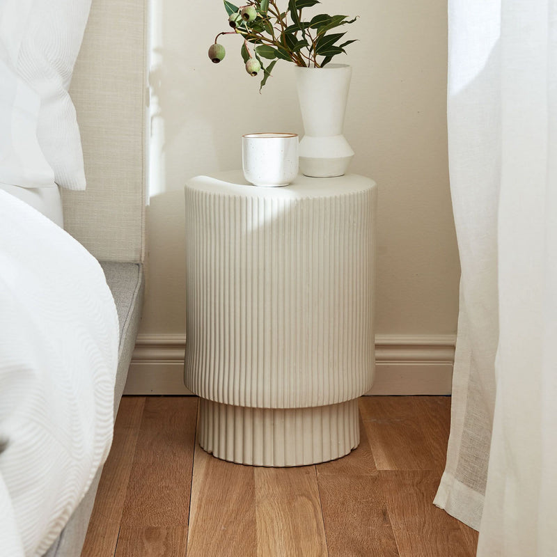 Klatist Modern Round End Table - Craft Decor