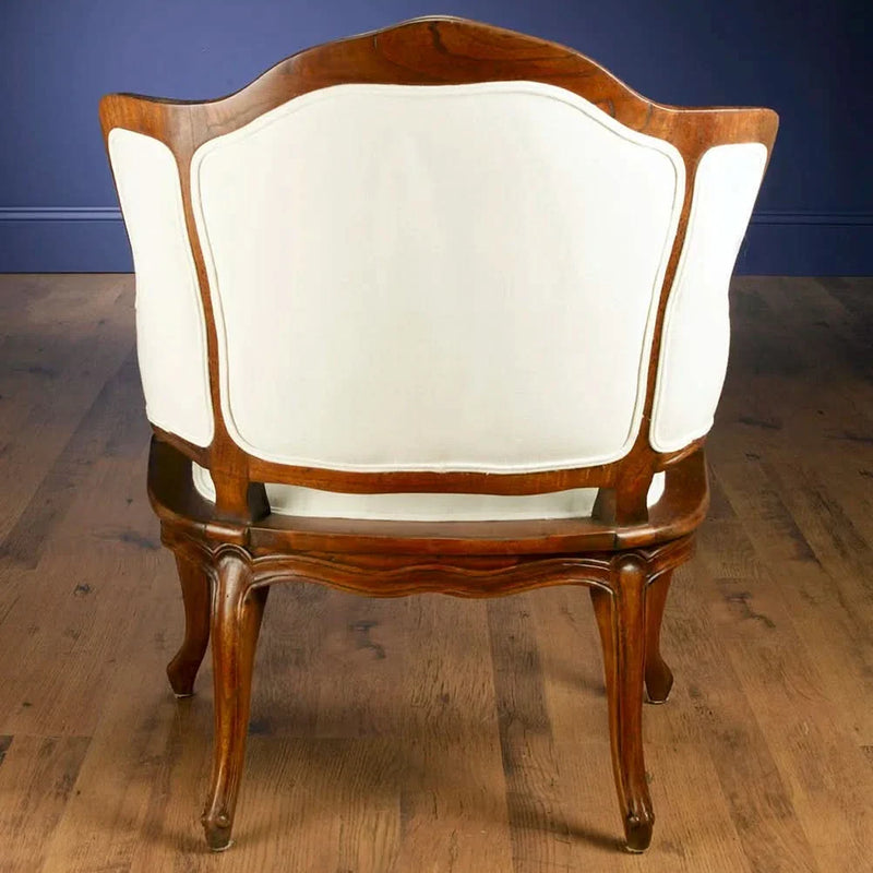 Modern Linen Armchair – Comfortable Seating for Bedroom or Lounge